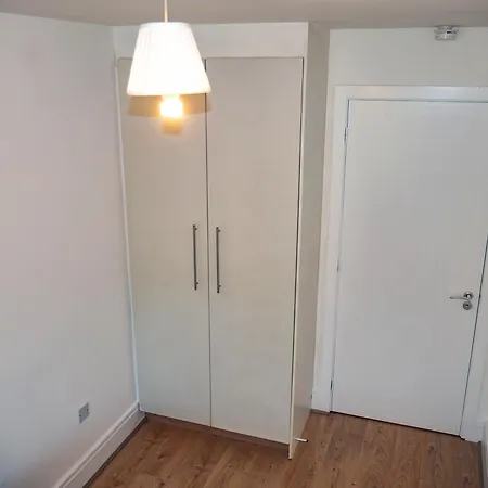 Comfortable 2-bedroom Near Airport ダブリン