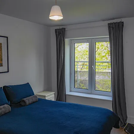 Comfortable 2-bedroom Near Airport Dublin