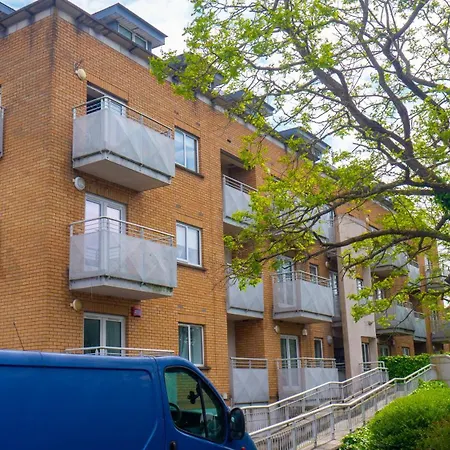 Apartment Comfortable 2-bedroom Near Airport Dublin