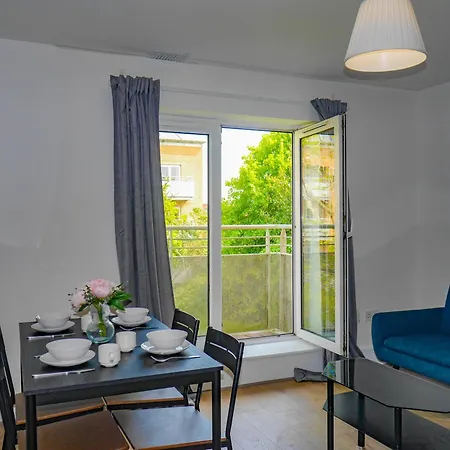 Comfortable 2-bedroom Near Airport Lejlighed