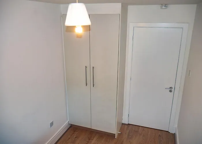 Comfortable 2-bedroom Near Airport Dublin