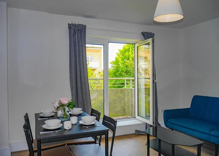 Comfortable 2-bedroom Near Airport Apartman