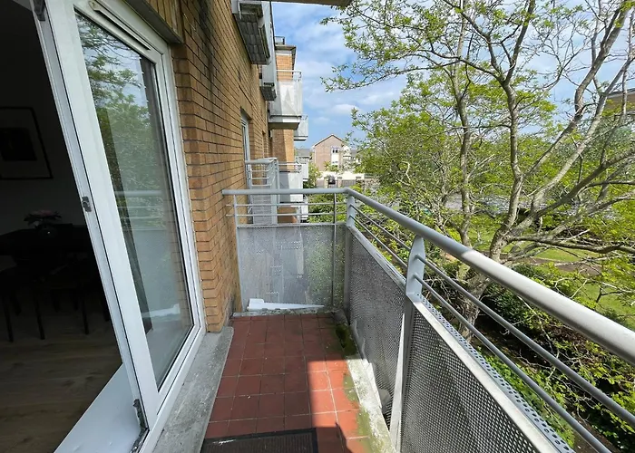 Apartman Comfortable 2-bedroom Near Airport *