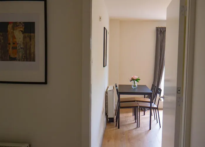 Comfortable 2-bedroom Near Airport Dublin