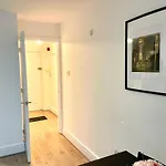 Lejlighed Comfortable 2-bedroom Near Airport *